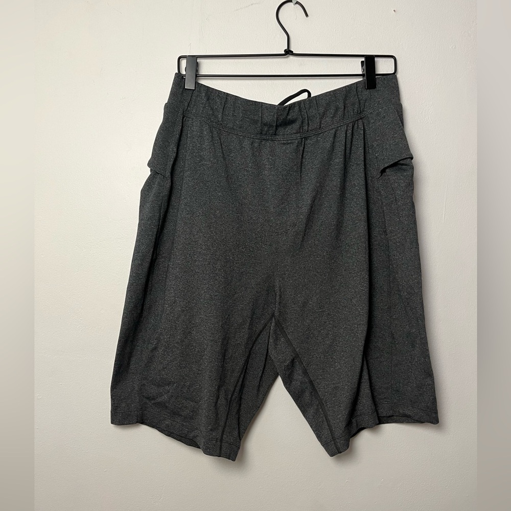 Lululemon Men’s Large 10” Seam Shorts Heather Gray